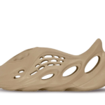 Yeezy Foam RNNR 'Clay Taupe'