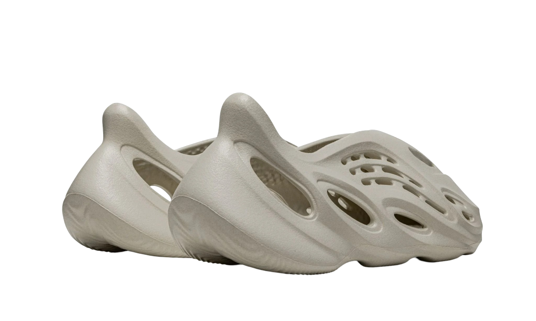 Yeezy Foam RNNR Sand - Image 3